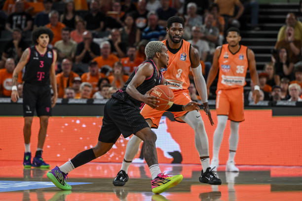 飞翼队的问 飞翼队的问